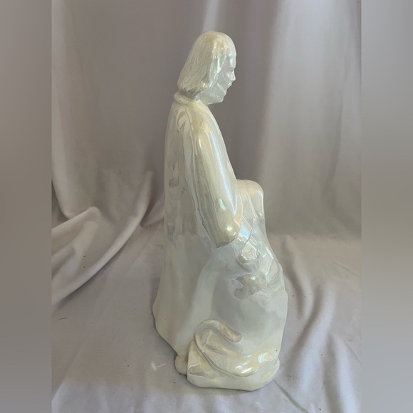 Serene Cream Porcelain Nativity Figurine - Picture 4 of 7